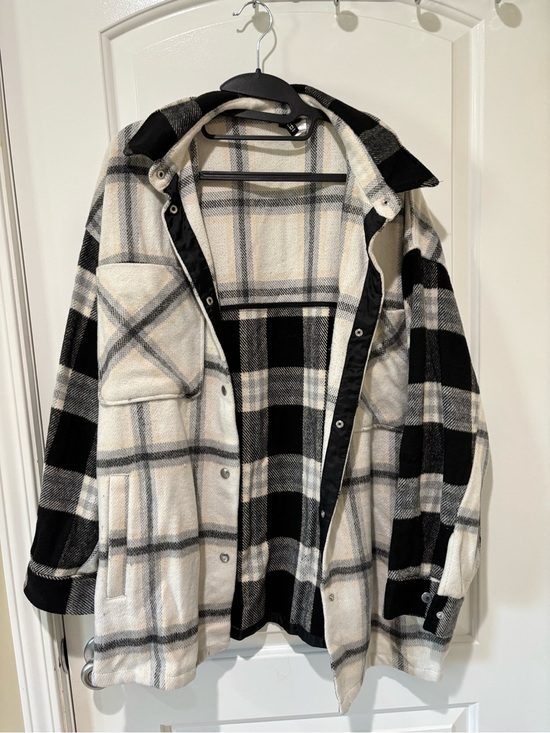 H&M Jackets & Blazers - Black and Cream Plaid Shacket
